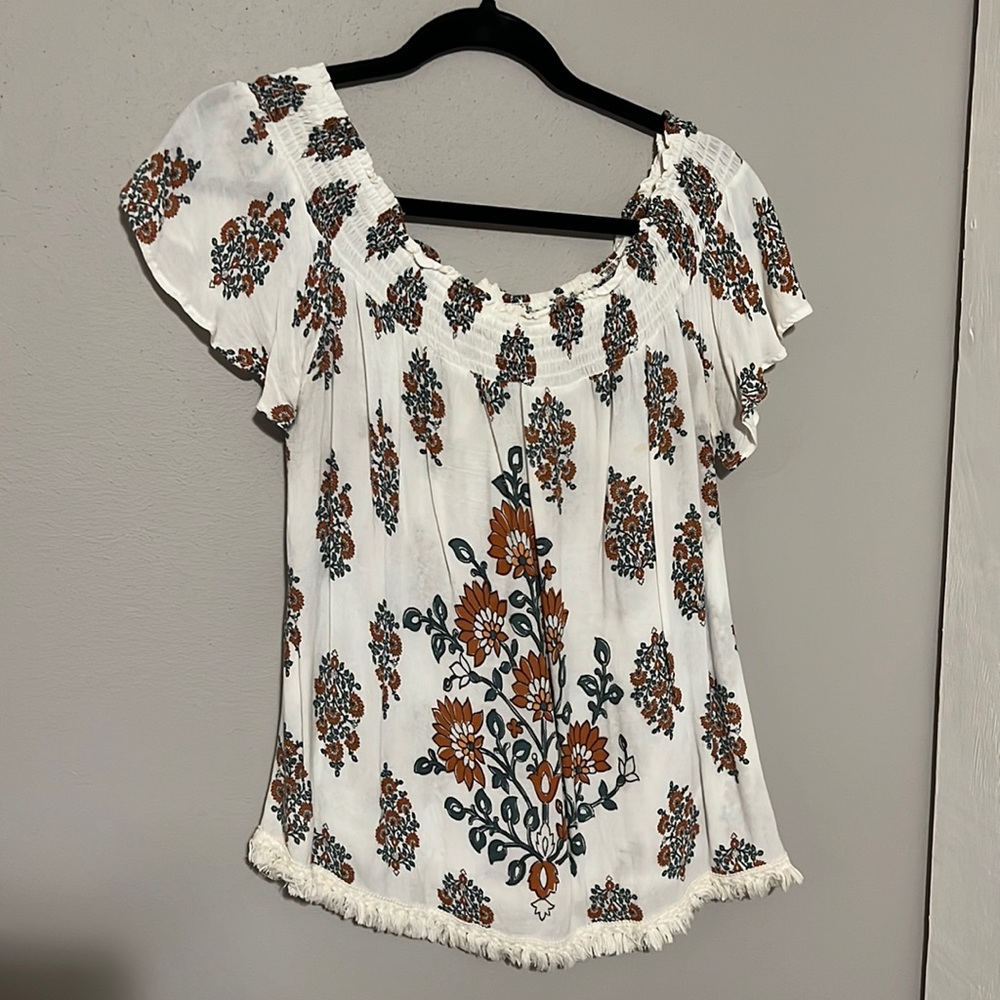 Like-new off the shoulder top